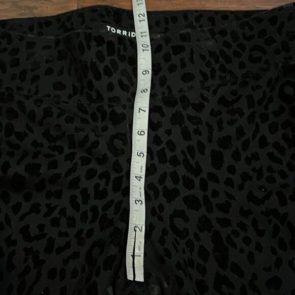 Torrid Pixie Black Leopard Luxe Ponte High Rise Pull On Pants Animal Print - Picture 11 of 14